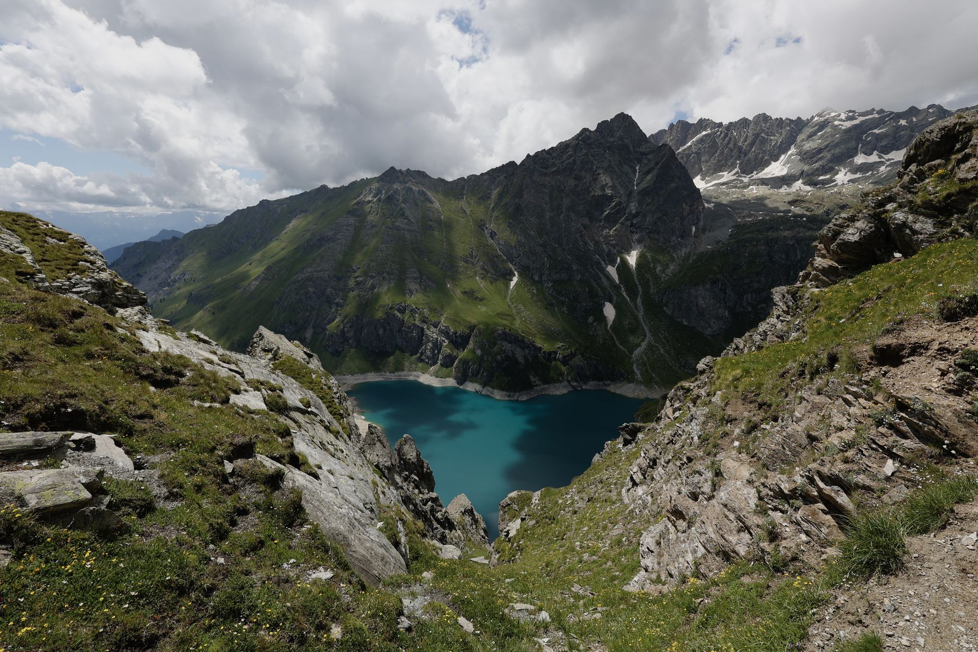 Lago Blu, turquoise gletsjermeer bij Breuil-Cervinia onder de Matterhorn, Valle d'Aosta
